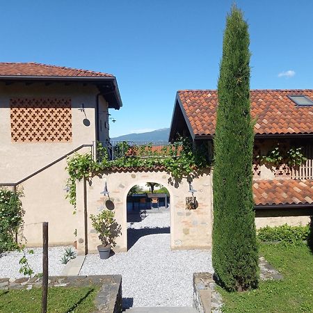 B&B Cascina La Cinciallegra Oggiono Luaran gambar