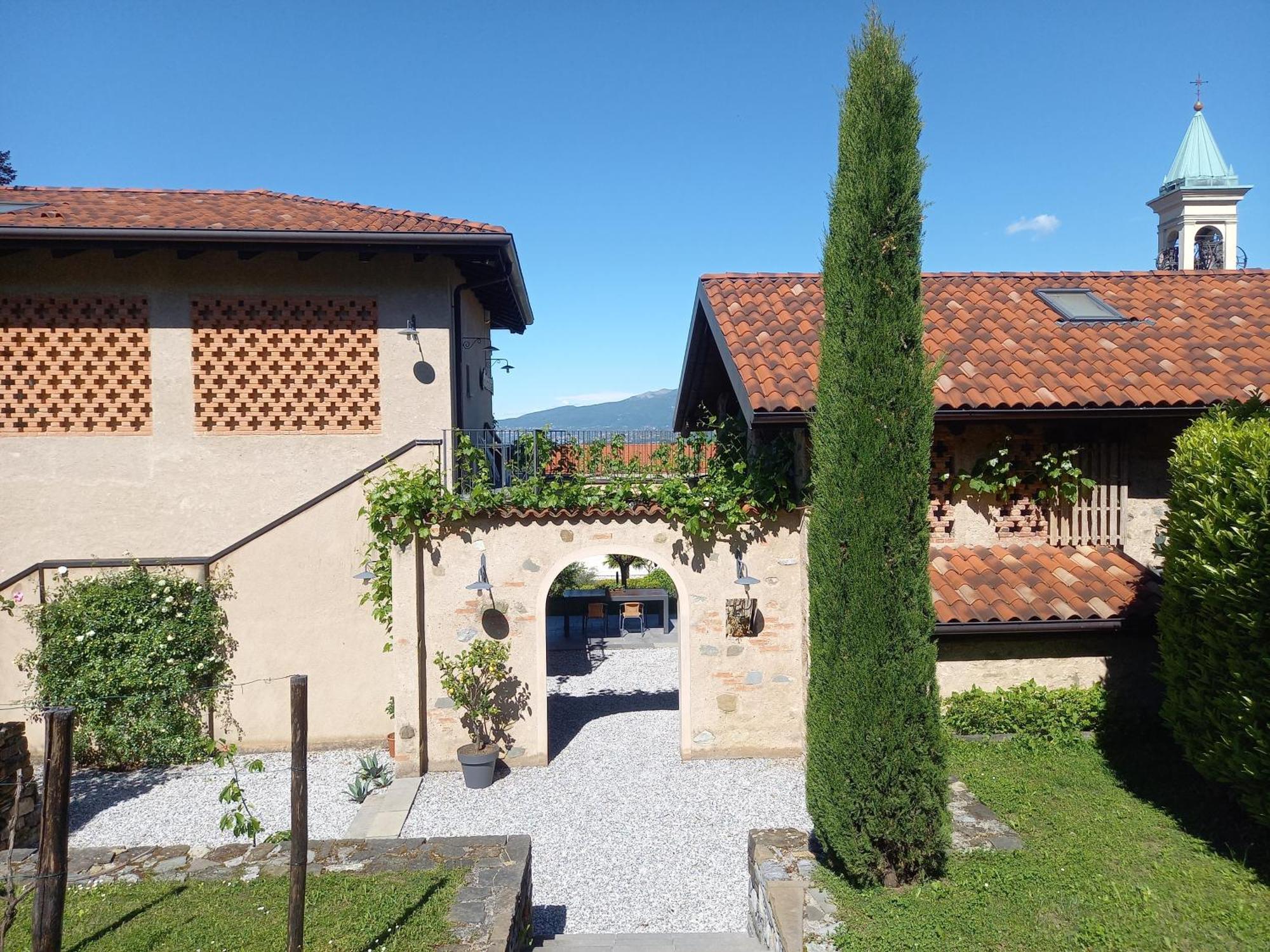 B&B Cascina La Cinciallegra Oggiono Luaran gambar